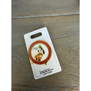 Disney pin authentic Hot Goofy plate shanghai disneyland 2024